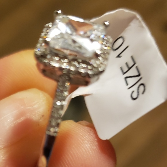 BEAUTIFUL SPARKLING SILVER RING SIZE 10 - Picture 3 of 3